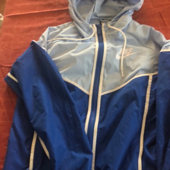 nike wind jacket